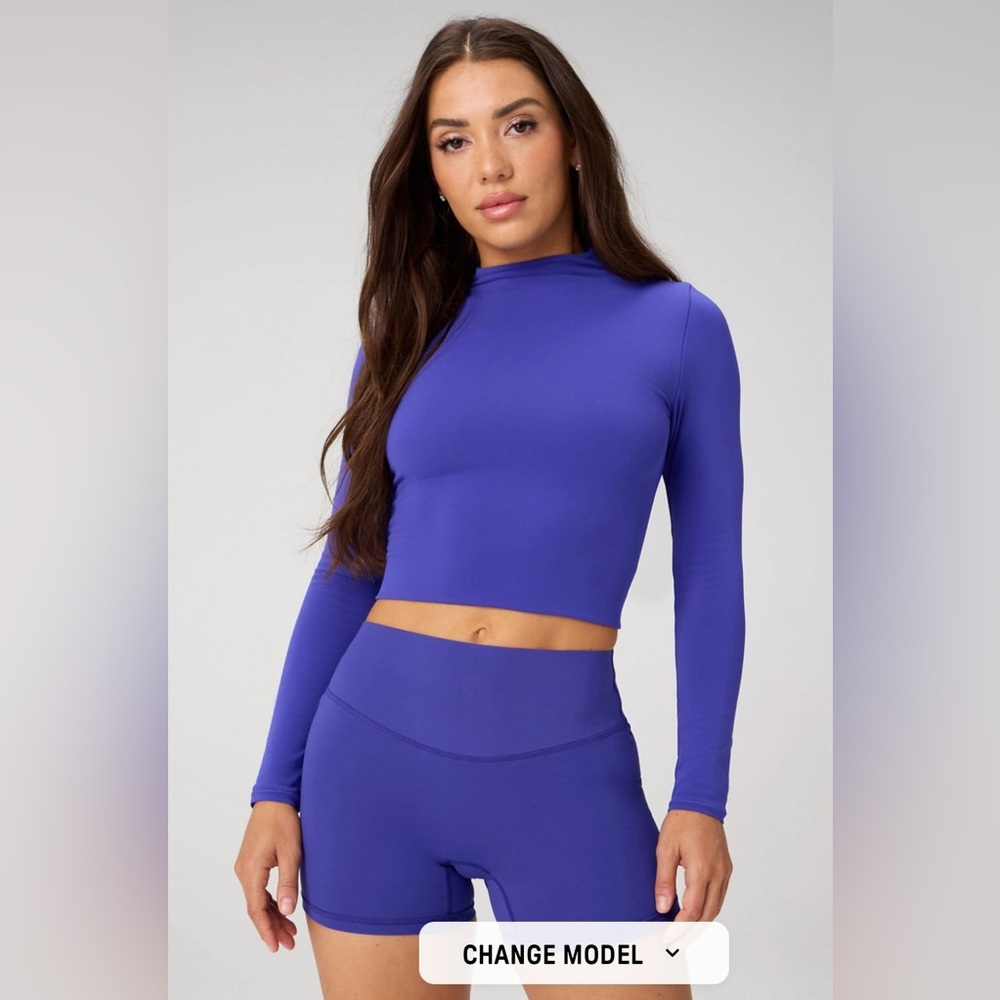 ✨NEW✨Fabletics Cropped Seamless Long Sleeve Essential Tee in Nightfall Blue